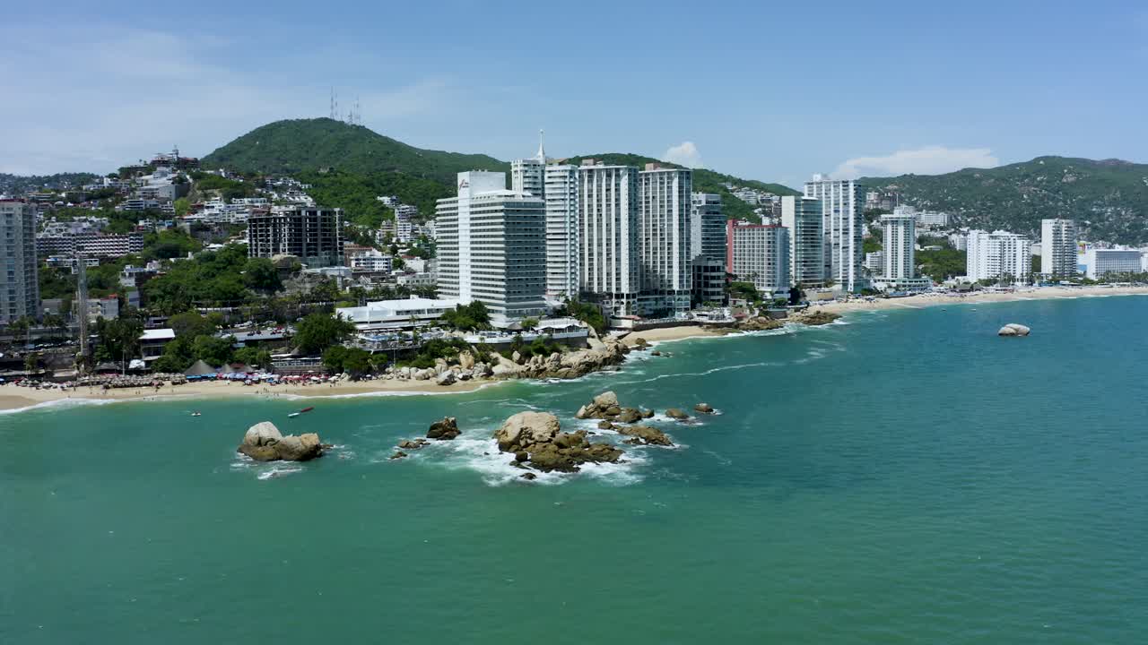 Resorts de Hotéis Tropicais no Famoso Destino Turístico Mexicano de Acapulco - Aéreo