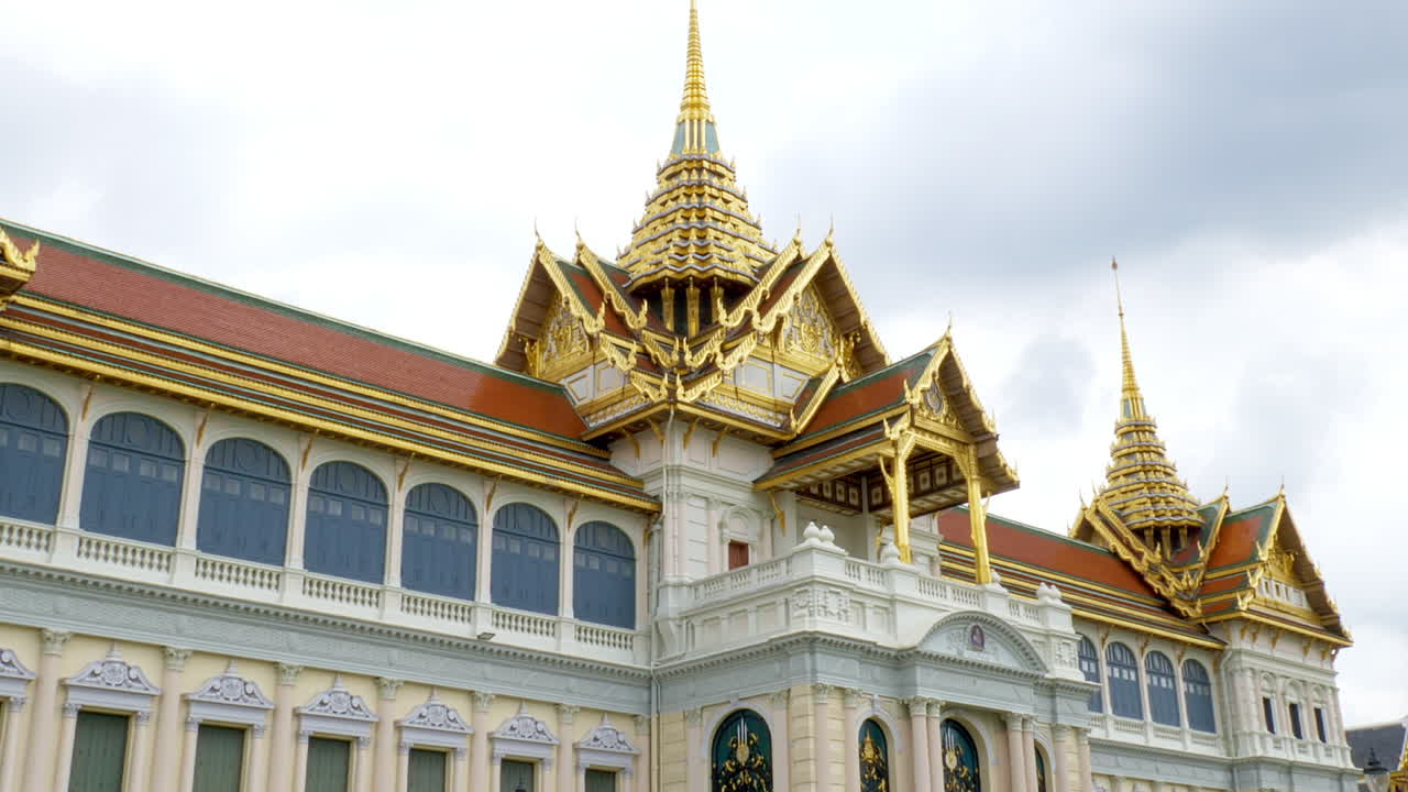 Intricate Splendors of Chakri's Royal Palace Unveiling Thailand's Cultural Heritage