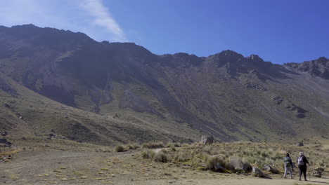 Nahaufnahmevideo-Des-Vulkans-Nevado-De-Toluca-Mit-Blick-Auf-Die-Hauptgipfel