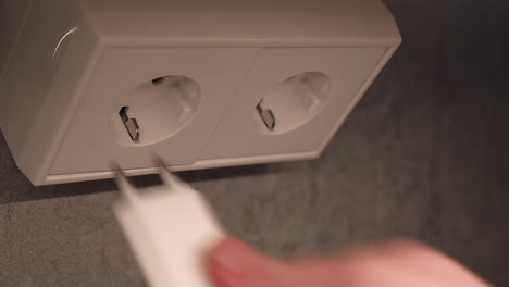 유럽 전기 플러그 제거, 소켓으로 교체, usb 어터