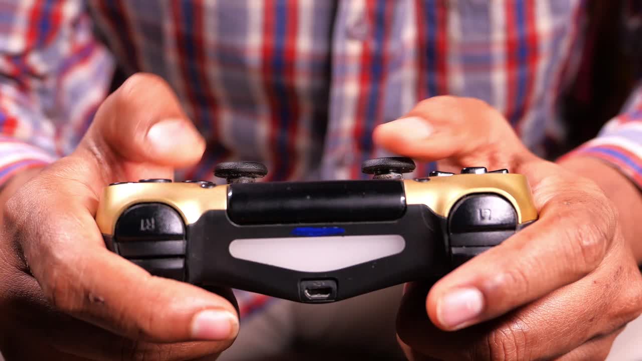 비디오 게임을 하는 사람