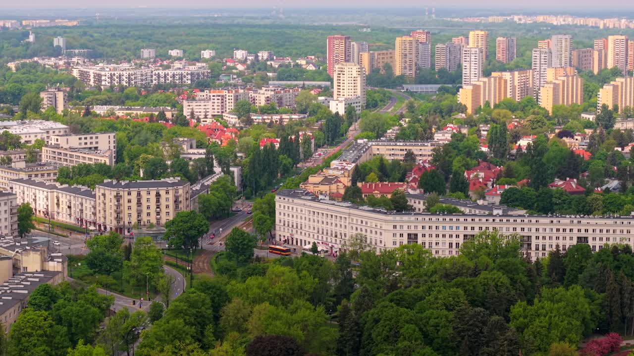 Residential neighbourhoods Polish capital, Wilsona Square landmark
