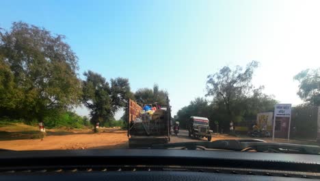 parque nacional ranthambore safari road sawai madhopur en rajasthan car pov long trucks and safari