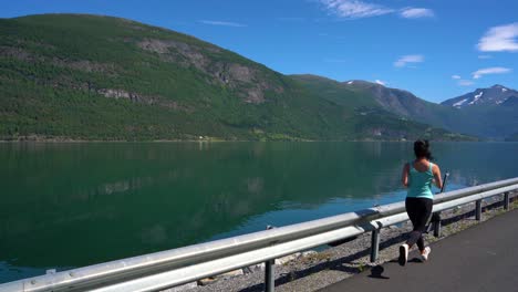 Woman-jogging-outdoors