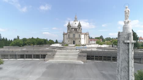 Luftaufnahme-Des-Historischen-Heiligtums-Unserer-Lieben-Frau-Von-Sameiro-In-Braga,-Nordportugal