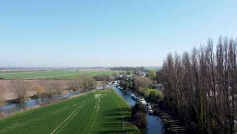 Luftaufnahme-Vom-Zusammenfluss-Zweier-Flüsse