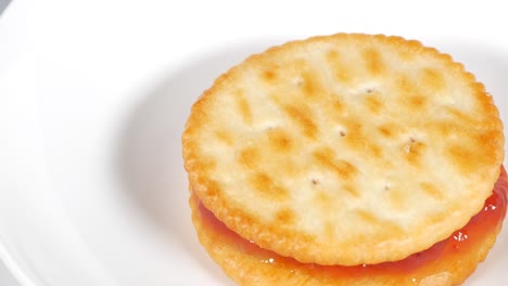 jam cracker sand strawberry