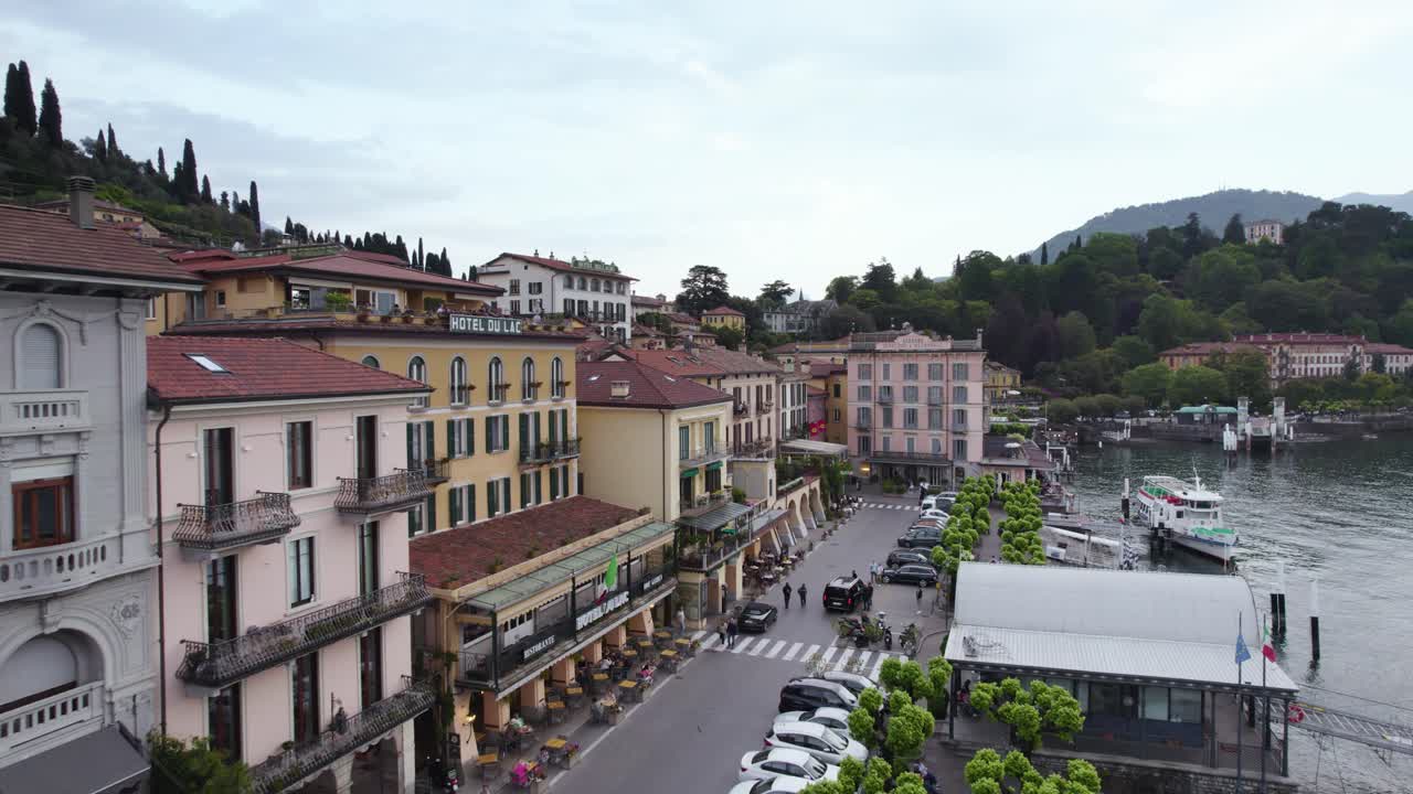 calles de la pintoresca ciudad turística de bellagio, lago de como, italia - antena