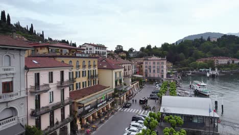 Calles-De-La-Pintoresca-Ciudad-Turística-De-Bellagio,-Lago-De-Como,-Italia---Antena