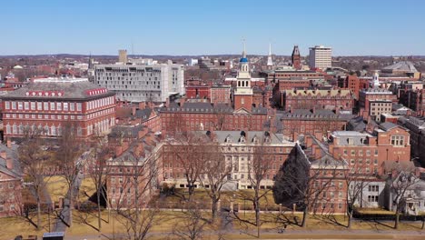 excelente antena sobre el campus de la universidad de harvard y la escuela kennedy 1
