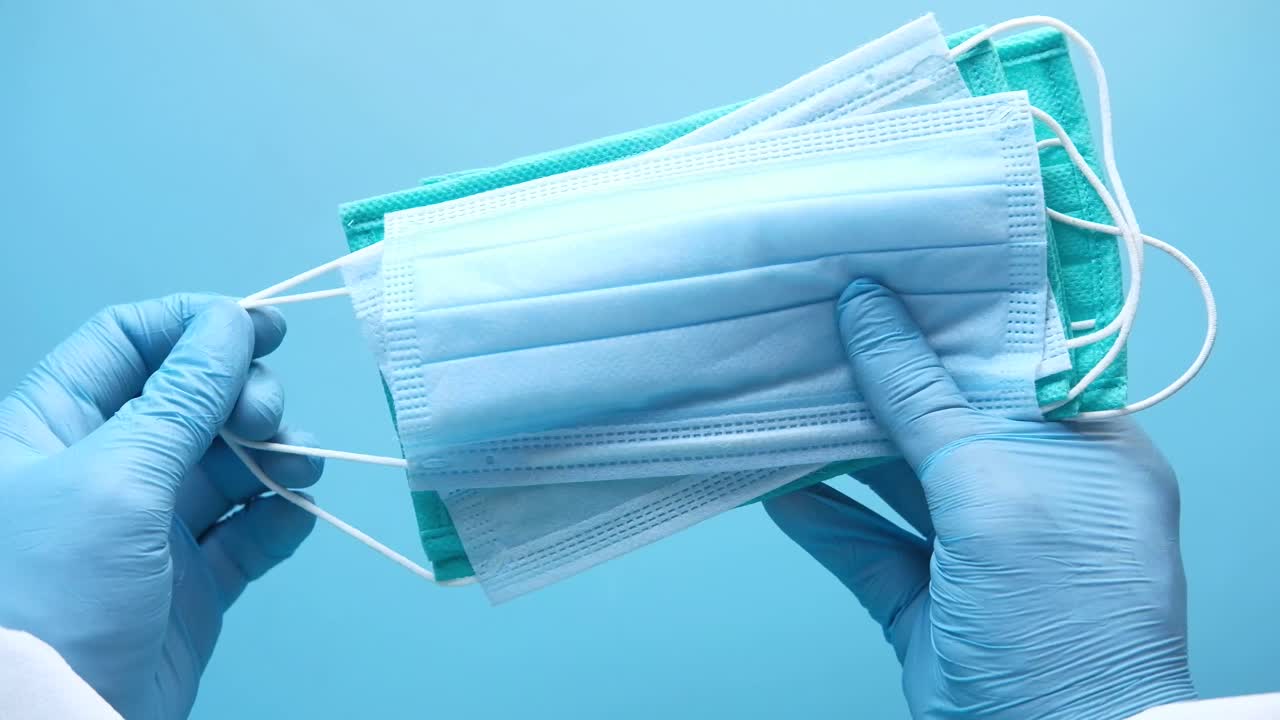 máscaras y guantes médicos