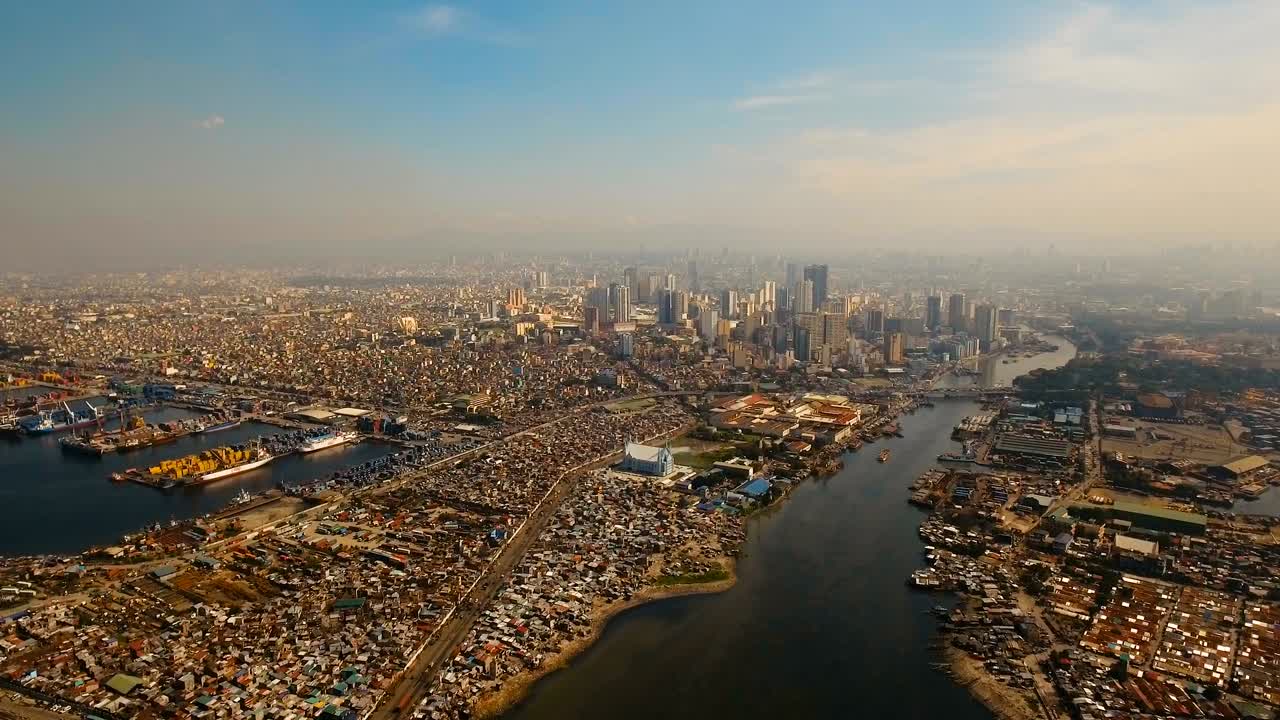 하늘을 는 건물과 건물이 있는 공중 도시 - 필리핀, 마닐라, 마카티