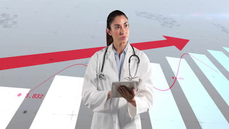 animación del procesamiento de datos financieros sobre una doctora biracial que utiliza una tableta