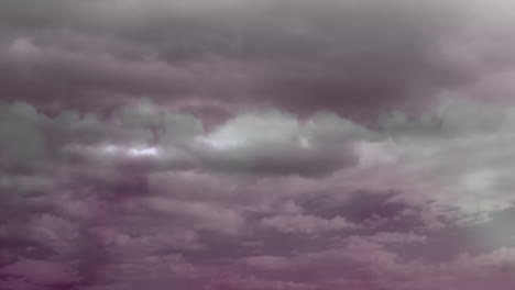 truenos en el cielo con nubes