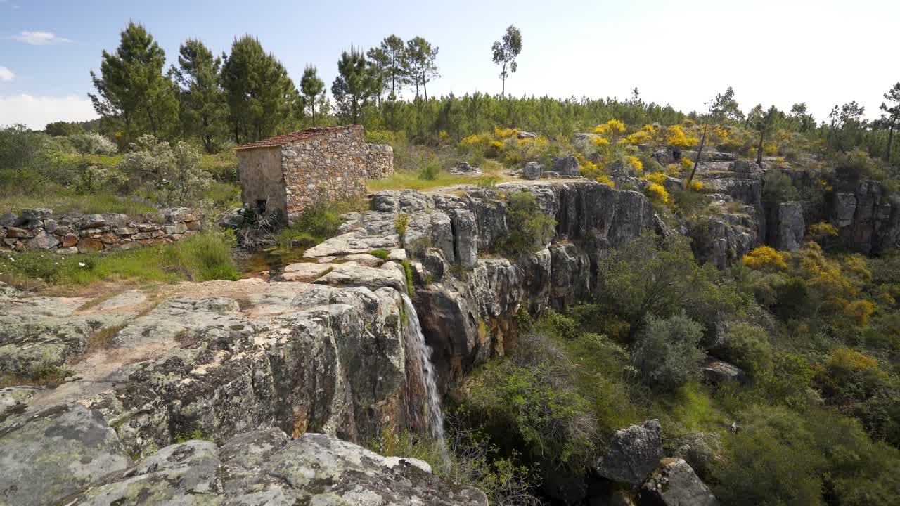 cascada cascata en vila de rei, portugal