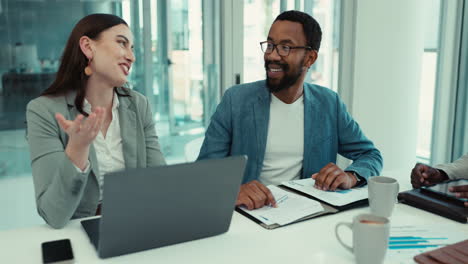 mujer de negocios, gerente y reunión con ideas