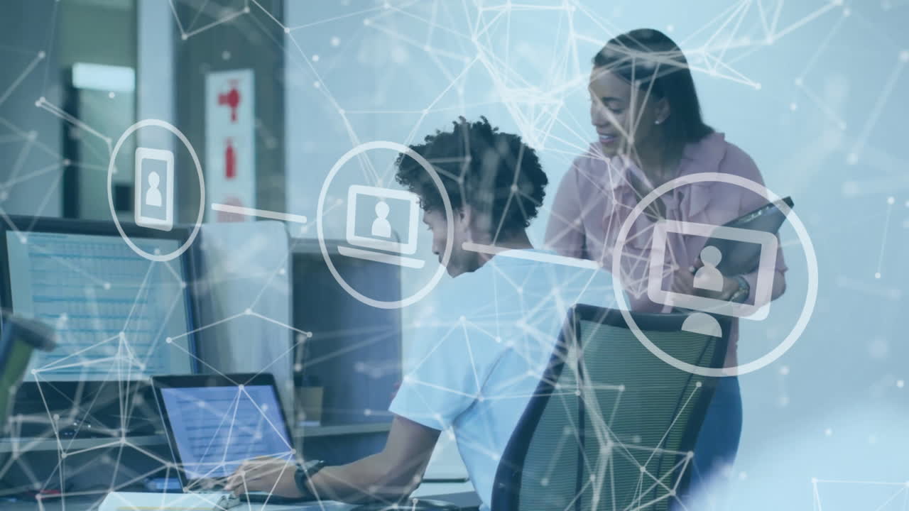 animación de puntos conectados y diagrama de flujo de iconos sobre diversos compañeros de trabajo discutiendo en el escritorio