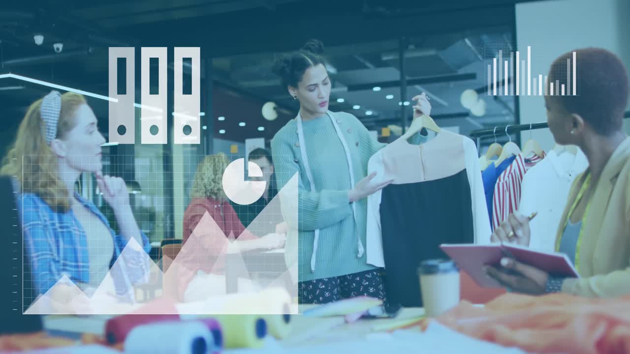 다양한 디자이너가 동료들에게 의류를 보여주는 응용 프로그램 아이콘과 그래프의 애니메이션