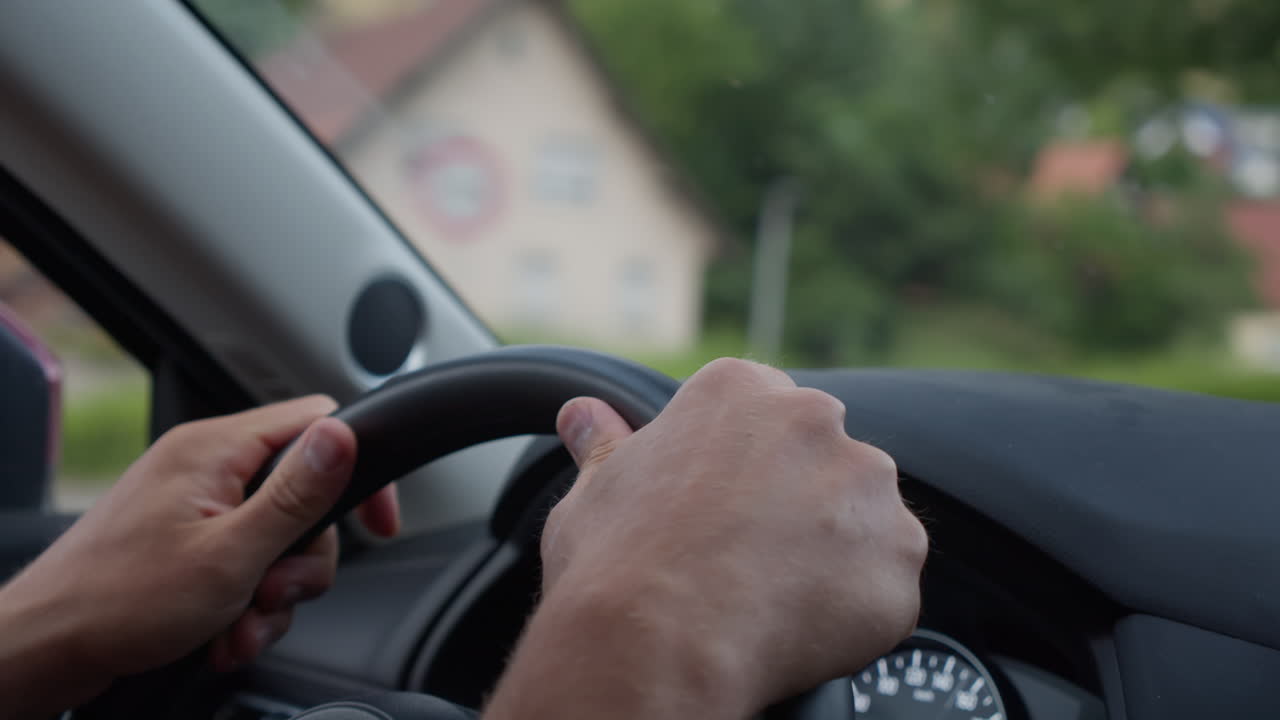 경치 좋은 도로 에서 운전 하는 것