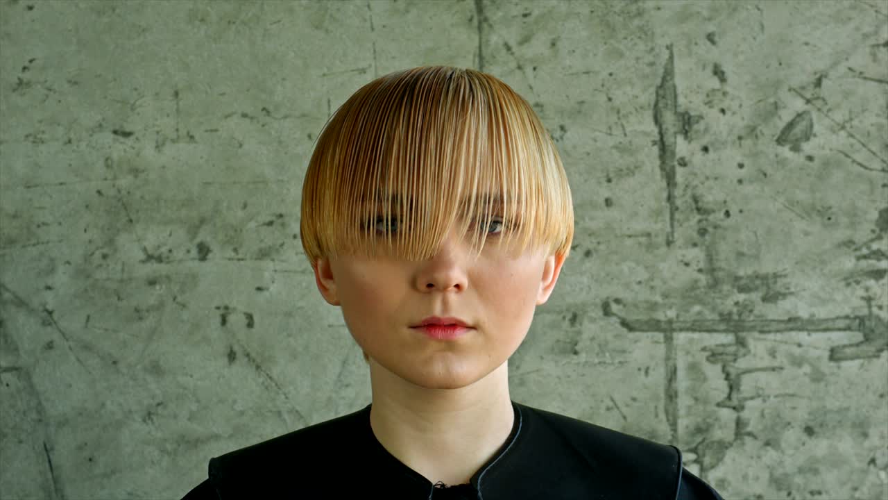 패션 금발 여성 초상화. 금발 머리카락. 헤어 스타일. 헤어. 메이크업