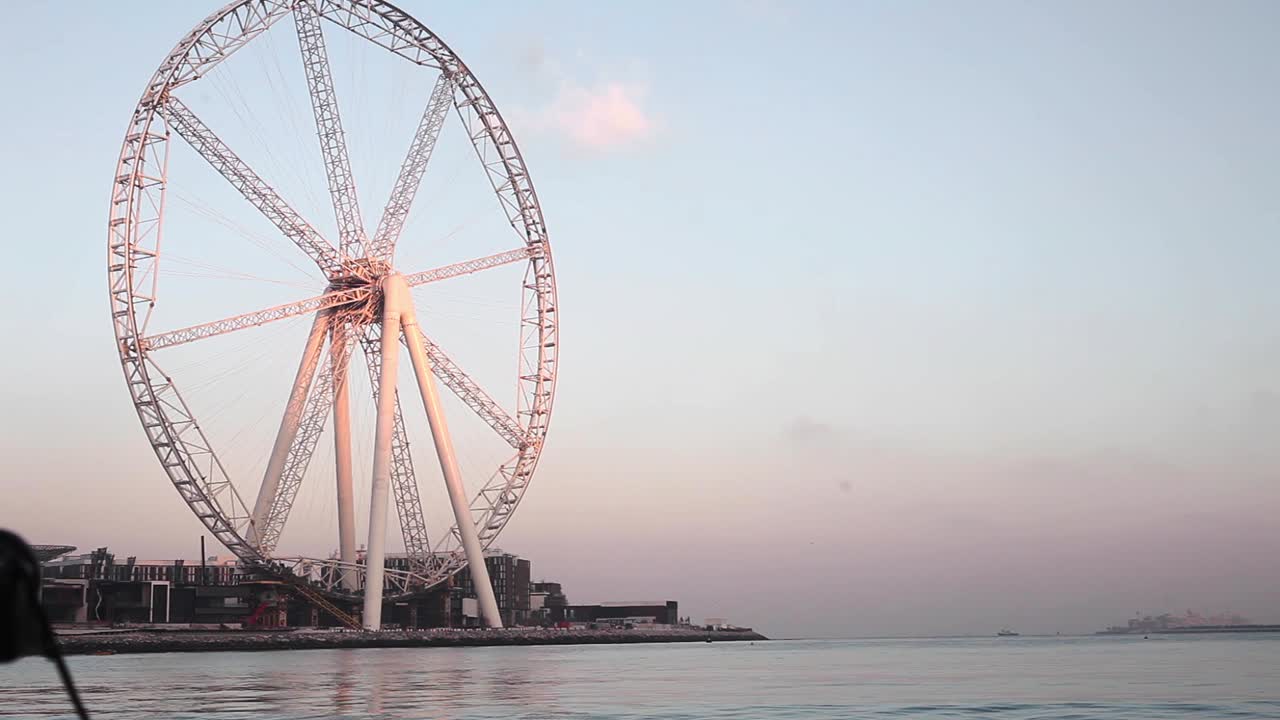 바다의 시간 경과 큰 바퀴, 두바이 마리나, 포트, 일출, 정적 샷, 낮은 각도