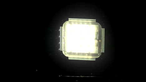 la luz del panel de led apagada. la luz del panel de lead apagada
