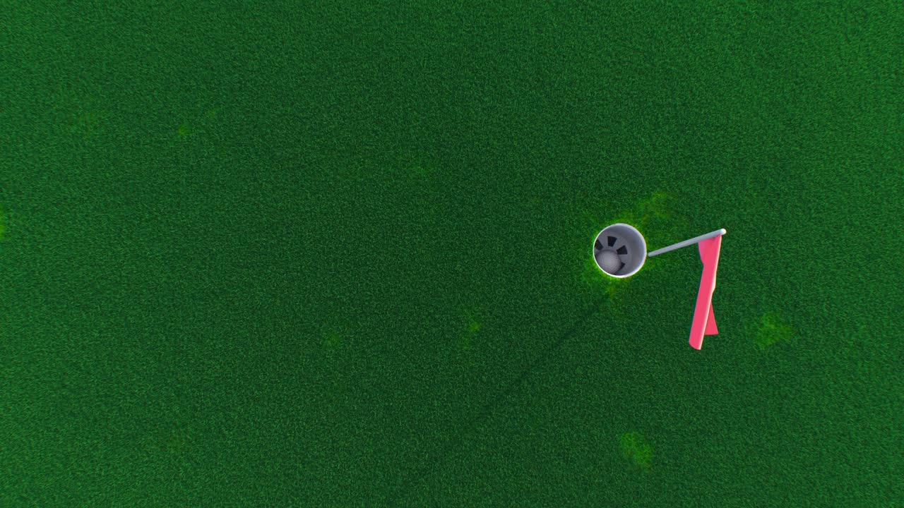골프 공이 코스를 가로질러 구 위로 굴러간다