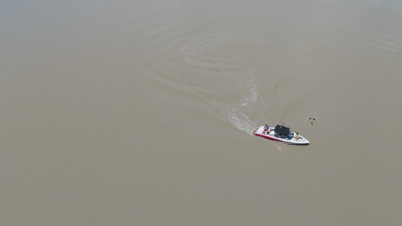 Boat towing skier on Toowoomba lake