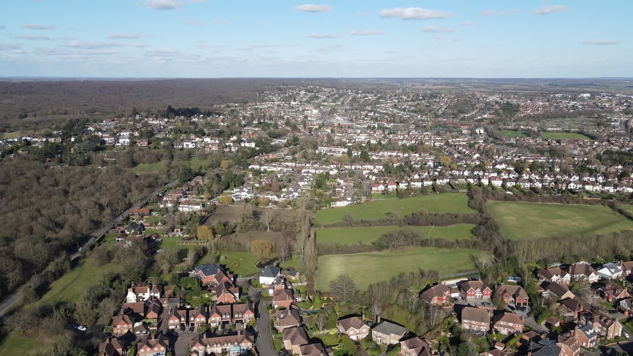loughton essex 4k imágenes aéreas pan alto punto de vista