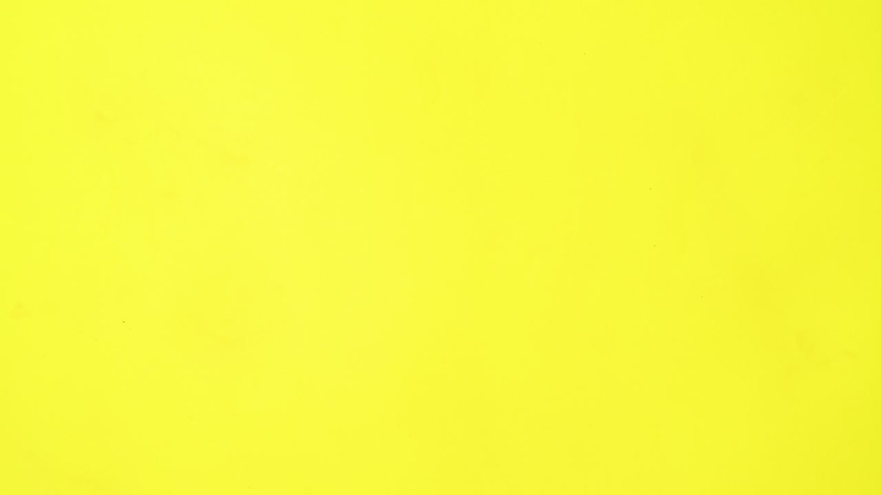 alimentos saludables de dieta fondo amarillo con espacio de copia y frutas y verduras. detener el movimiento de colocación plana