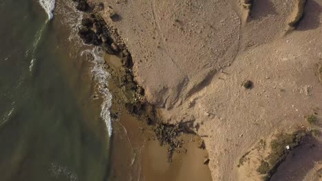 vista aérea de una playa en sidi kaouki, marruecos