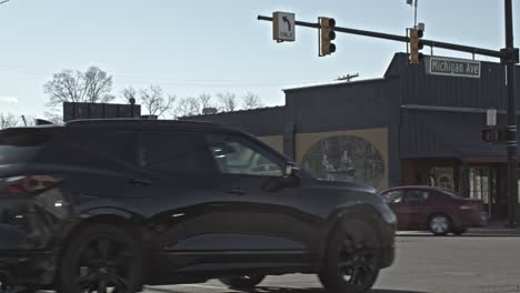 Corner-shot-downtown-Grayling,-Michigan-with-stable-establishing-shot