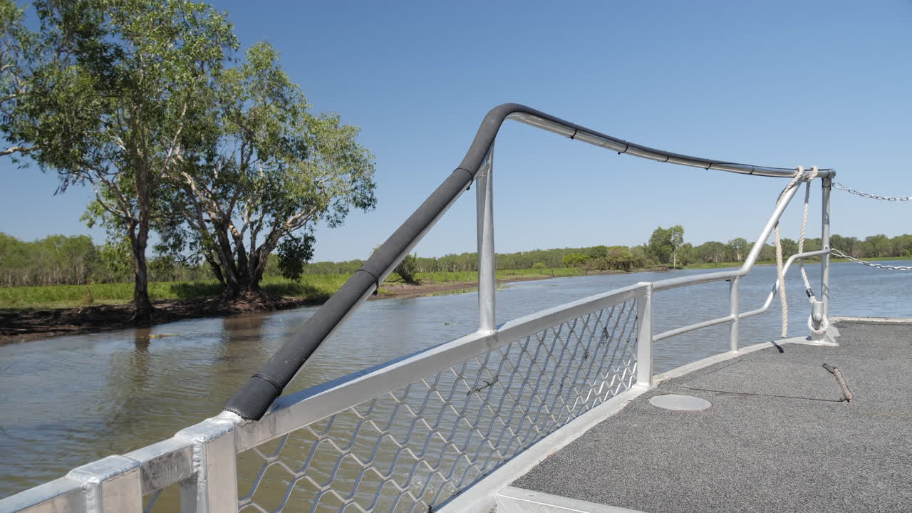 강에서 배에서 촬영