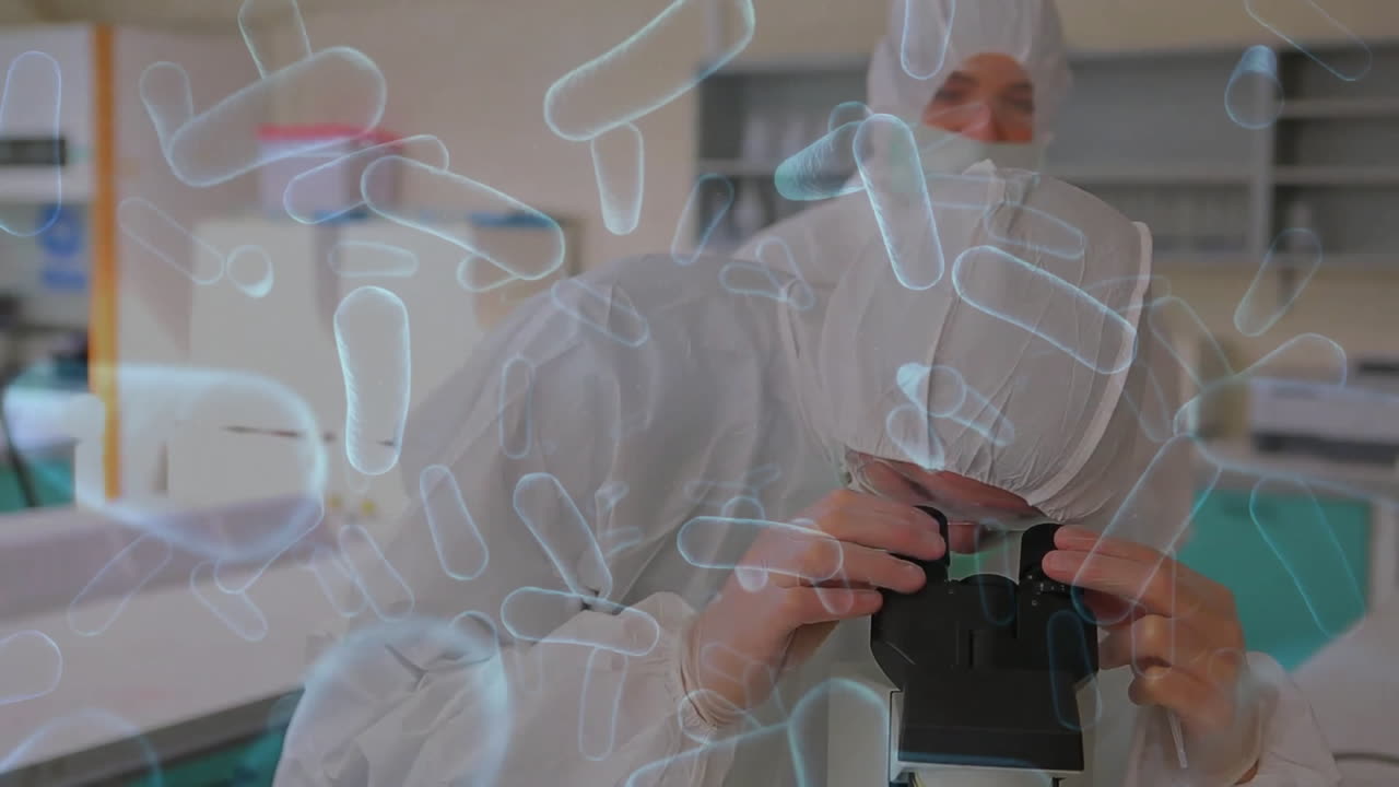 실험실에서 세포에 대한 현미경으로 백인 과학자들의 애니메이션