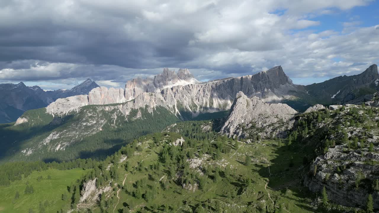 Scatto esplorativo delle Dolomiti di Cortina, Croda da Lago, Italia