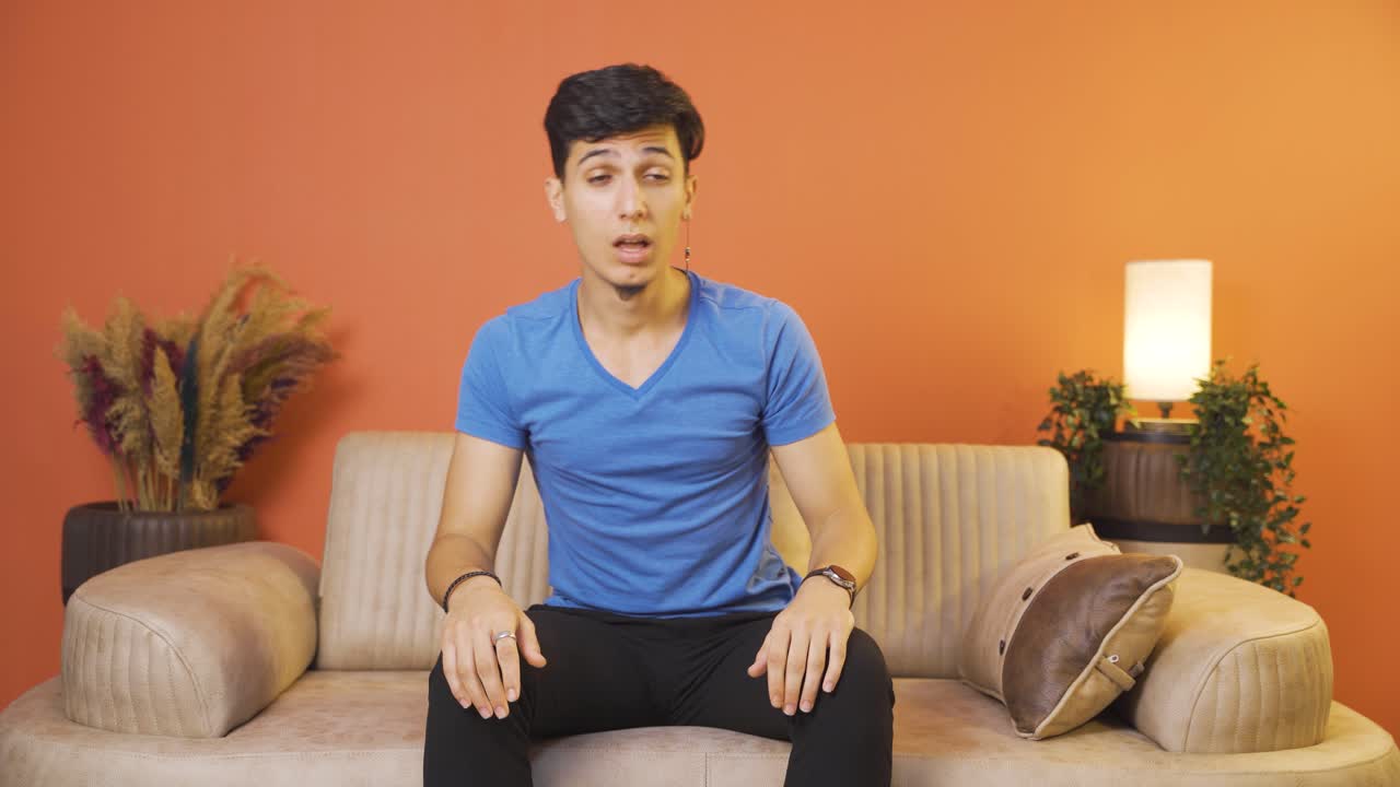 재채기하는 남자, 환자.