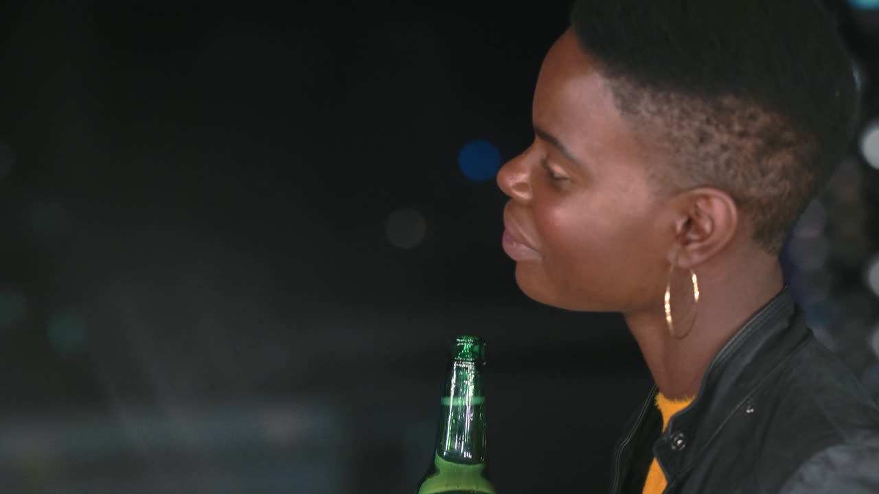 una noche con amigos.