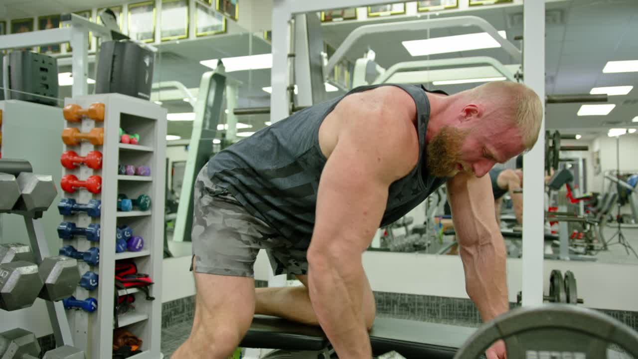 Strength man trainer bodybuilding achievement goals