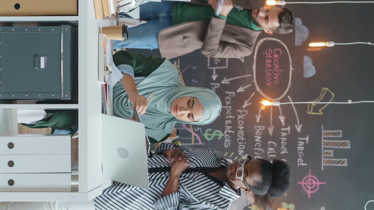 reunión de negocios en una oficina moderna