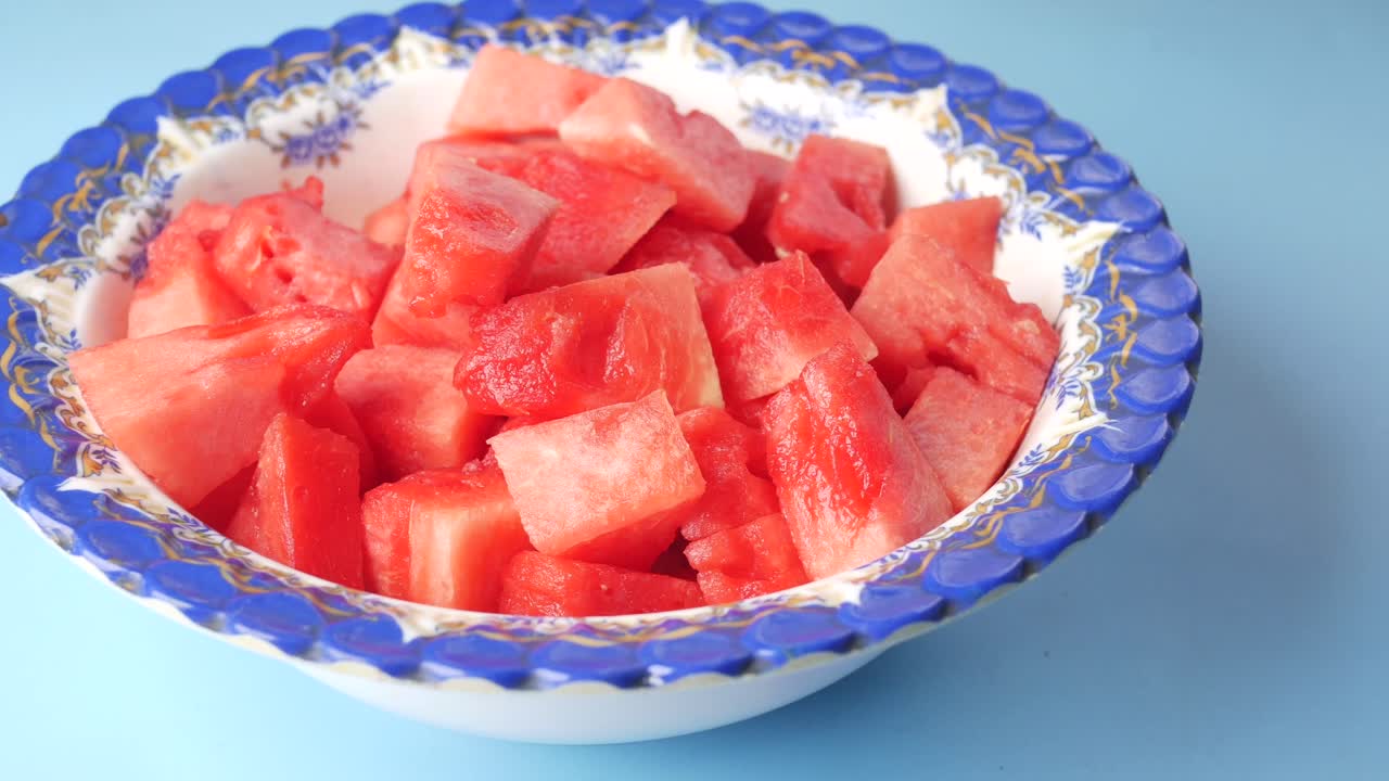 그 에 어 놓은 수박