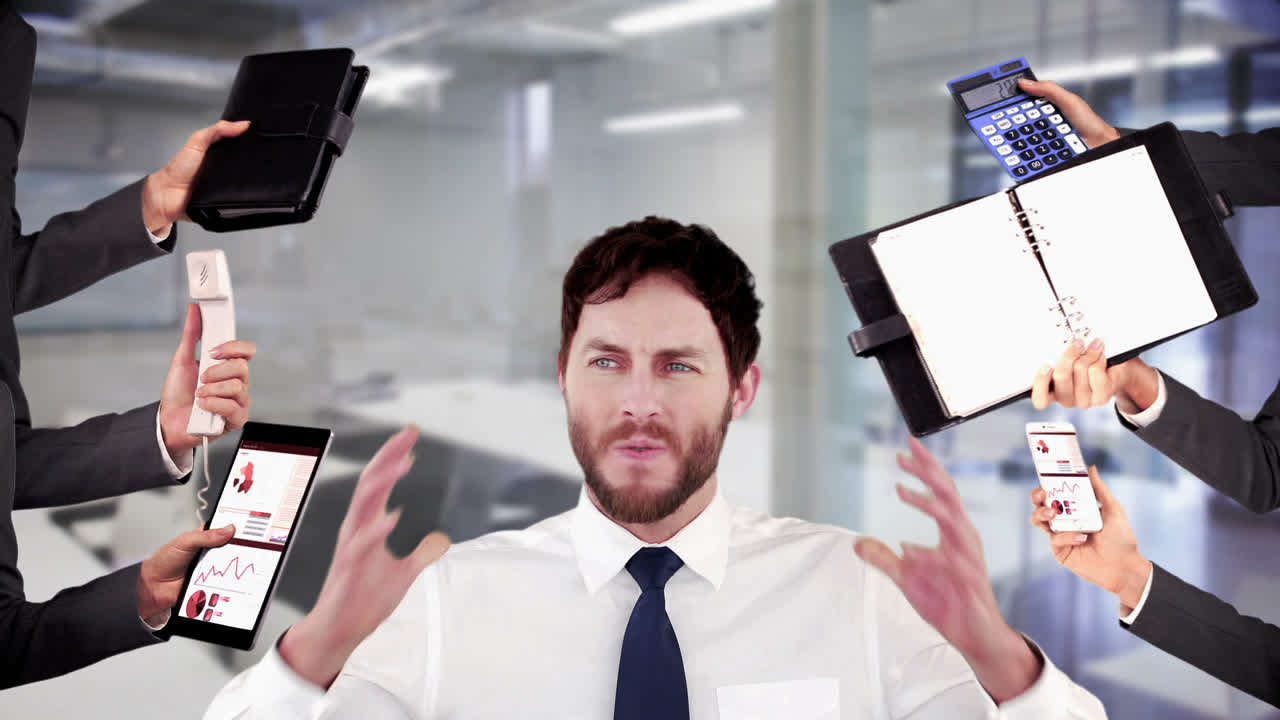 머리에 손을  ⁇ 고 있는 스트레스를 받은 사업가