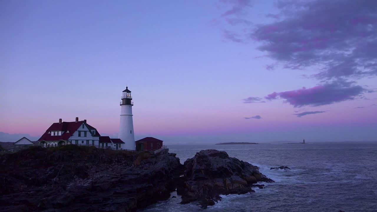 황혼에 포틀랜드 메인에 있는 포틀랜드 헤드 등대의 설정 샷