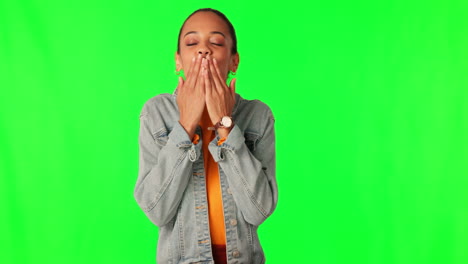 Blowing-kiss,-green-screen