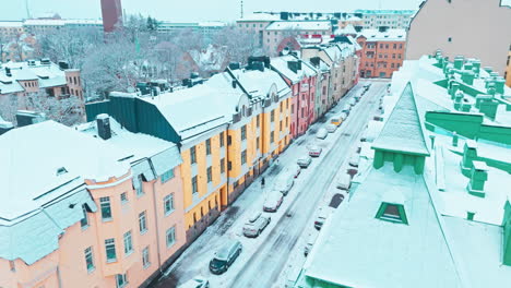 huvilakatu en helsinki, finlandia en un frío día de invierno