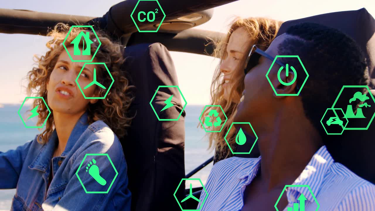 Amici che chiacchierano mentre guidano una decappottabile su una strada costiera, mostrando icone ecologiche che rivelano metriche.