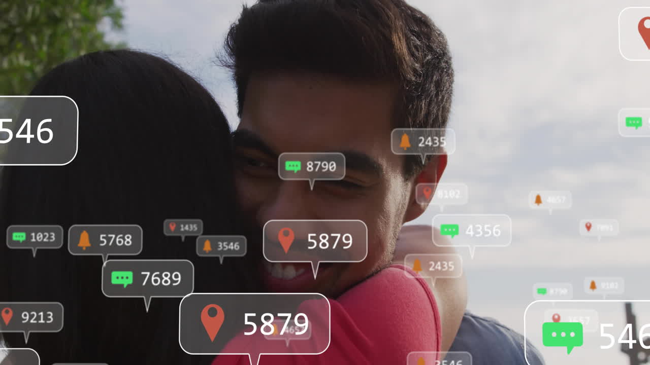 pareja abrazada con iconos de ubicación y notificación animación sobre su imagen