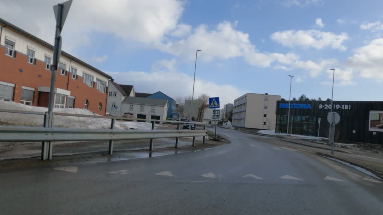 노르웨이 북부 로포텐 제도 (lofoten islands nordland) 의 소볼베르 (svolvær) 의 어항.