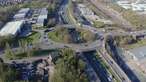 Luftaufnahmen-Eines-Großen-Abschnitts-Der-Pendlerautobahn,-Autobahn,-Während-Starker-Staus,-Verkehr,-Hauptverkehrszeit