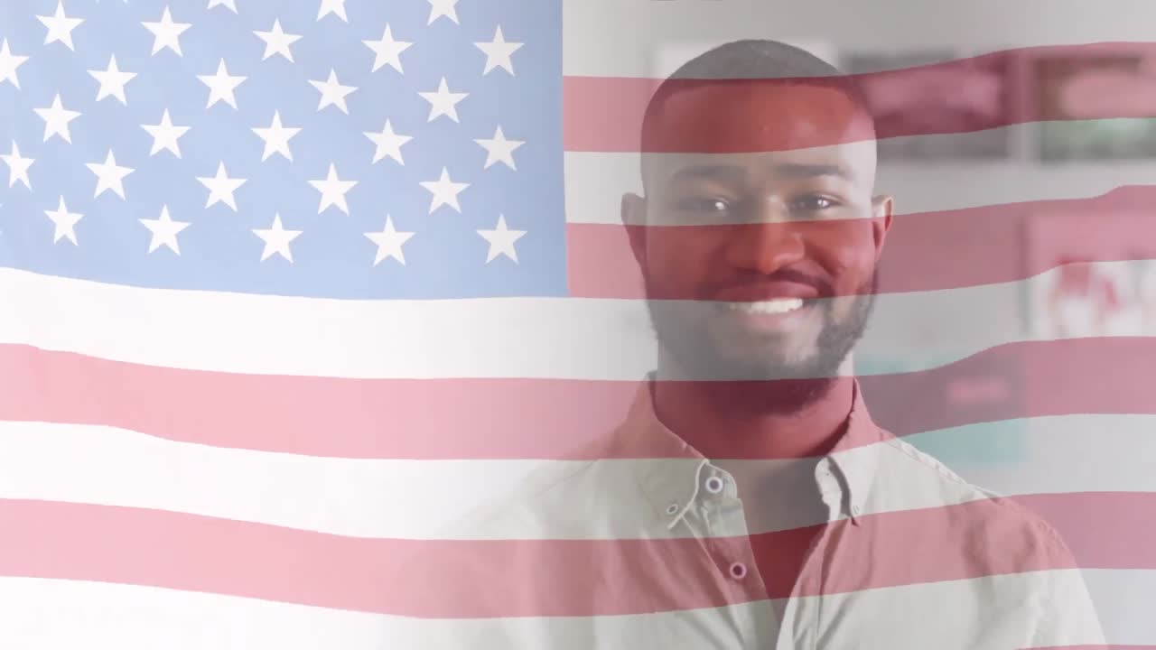 animation der amerikanischen flagge über glücklichen afrikanisch-amerikanischen männlichen lehrer lächeln im klassenzimmer