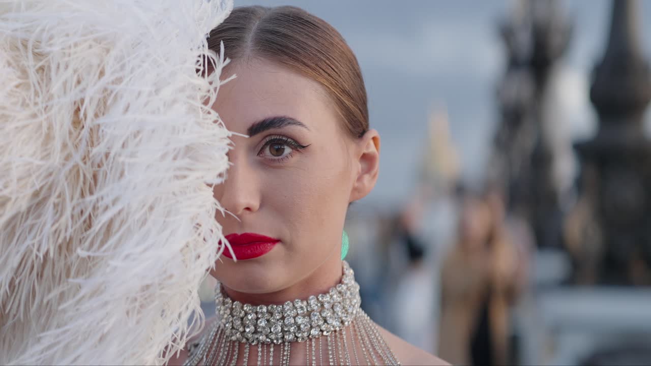 Donna elegante in moda d'epoca